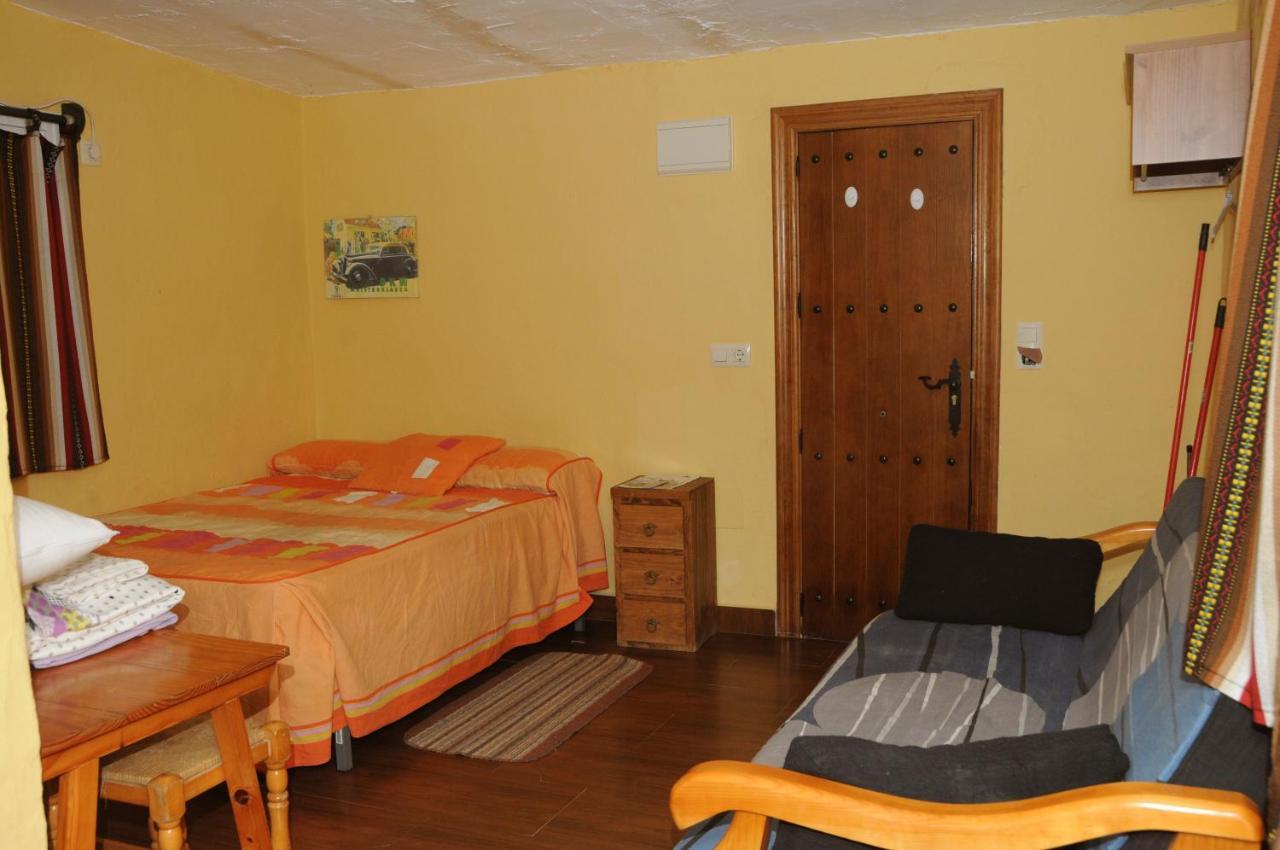Camping Sierra De Las Nieves Yunquera Exterior photo